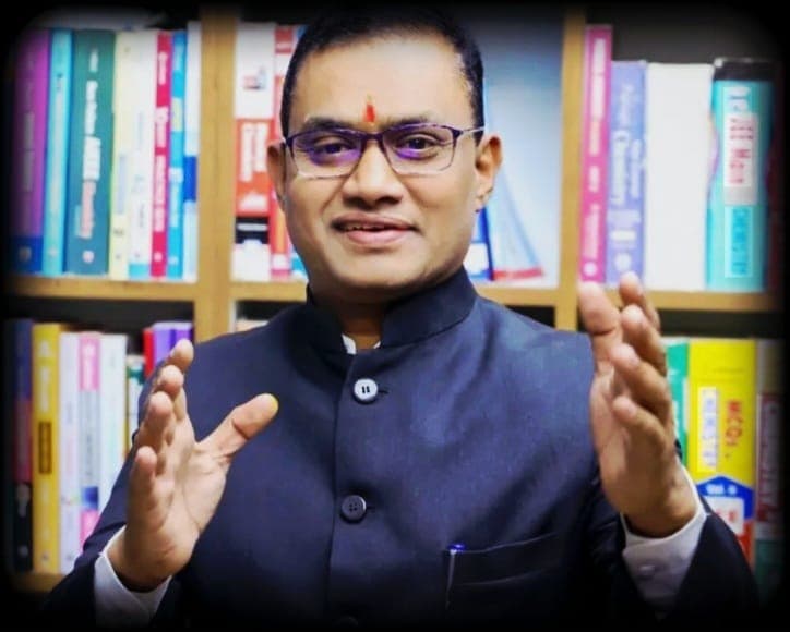 बुद्धीचा सम्राट की व्यवस्थेचा सम्राट? 'आरसीसी'च्या नावाखाली मांडला होता पेपरफुटीचा थाट!